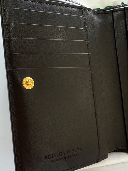 Bottega Veneta Medium Cassette Bi-Fold Zip Wallet รูปที่ 7