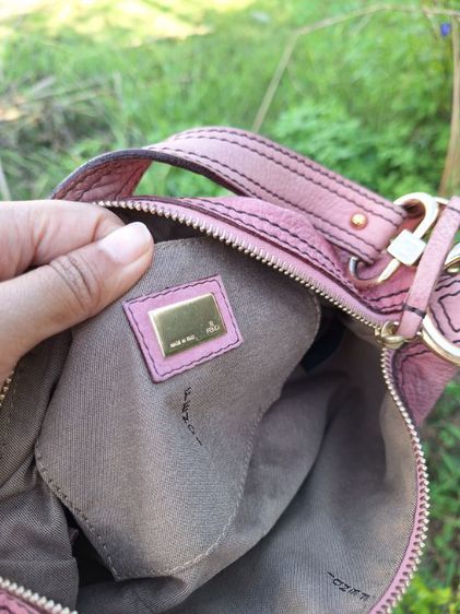 Fendi screw studs pink leather vintage shoulder bag  รูปที่ 11