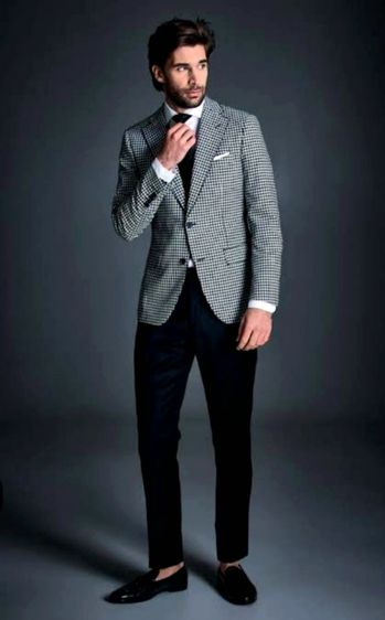 สูทแจ็คเก็ตลำลอง
Vaso by Crown
Classic Tweed wool black with beige houndstooth sport suit jacket
made in Japan
🎌🎌🎌