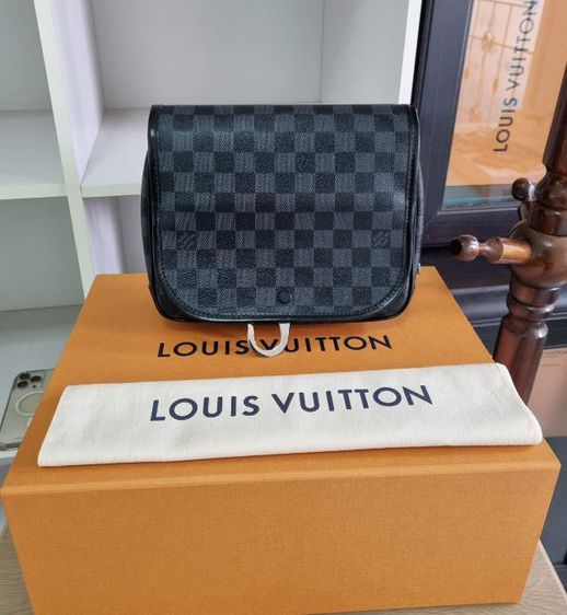 ขายเท  Louis Vuitton Damier Graphite Hanging Toiletry สภาพสวย ใช้งานน้อย รูปที่ 2