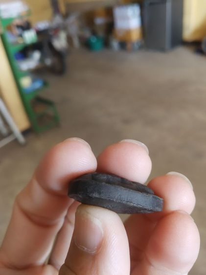 พระเนื้อผงแร่เหล็กน้ำพี้รูปทรงกลม(พระสังกัจจายน์(เนื้อดำสนิท)(พระหลวงพ่อนิยม)(วัดป่าหลักร้อย)(จังหวัดนครราชสีมา))พระบ้านพระเครื่องรางของมงคล รูปที่ 9