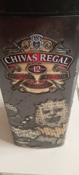 กล่องเหล็กใส่สุรา CHIVAS REGAL LIMITED EDITION BY DAN FUNDERBURGH ของแท้  รูปที่ 2