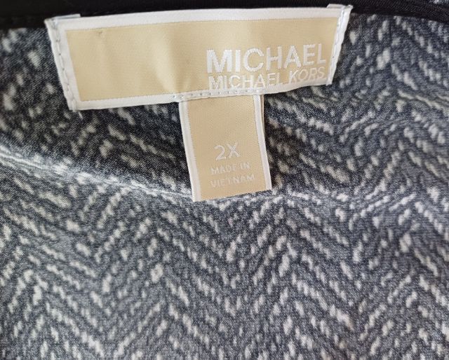 Michael Kors Butterfly Blouse Size 2X
 รูปที่ 6