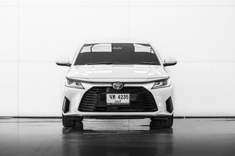 Toyota Yaris ATIV 2022 1.2 Smart Sedan เบนซิน ไม่ติดแก๊ส เกียร์อัตโนมัติ ขาว รูปที่ 4
