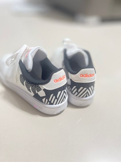รองเท้า adidas สีขาว us7 (39.5) รูปที่ 4