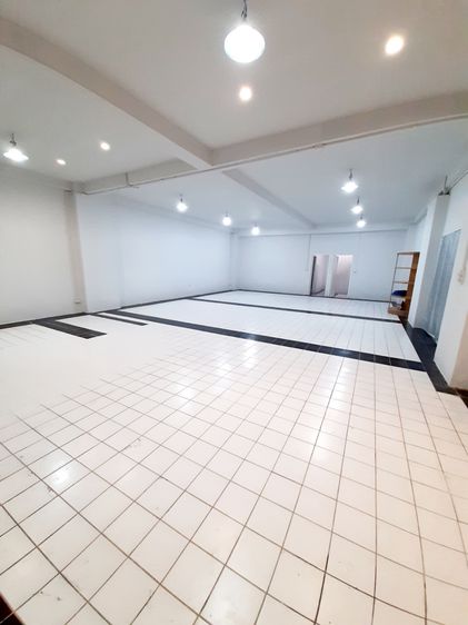 ห้องใหญ่ในคอนโด 193 ตร.ม. ทำเลดี เดินทางสะดวก เพียง 200 ม. จากสถานีรถไฟฟ้า นนทบุรี รูปที่ 2