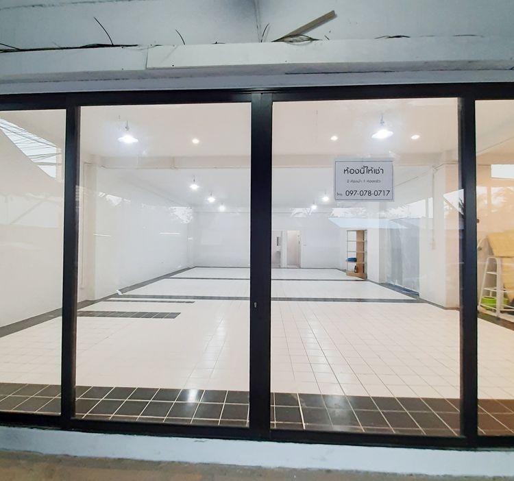 ห้องใหญ่ในคอนโด 193 ตร.ม. ทำเลดี เดินทางสะดวก เพียง 200 ม. จากสถานีรถไฟฟ้า นนทบุรี