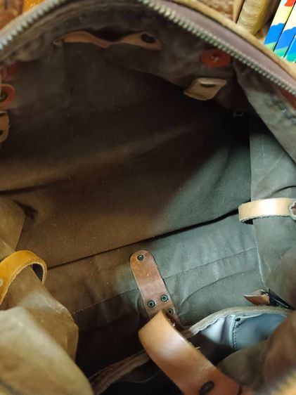 กระเป๋าหนังออยสะพายงานมือ VINTAGE ใบเดียวในโลก รูปที่ 13