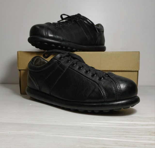 รองเท้าผ้าใบ UK 8.5 | EU 42 2/3 | US 9 ดำ CAMPER Pelotas Sneakers 41EU(26.5cm) Original งาน Morocco ของแท้ มือ 2 สภาพเยี่ยม, รองเท้า CAMPER หนังแท้ไร้ริ้วรอย พื้นเต็ม Soft แท้ สวยมาก