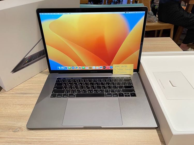 MacBook Pro 15 inch 2019 Ram 16 GB SSD 256 GB ครบกล่อง