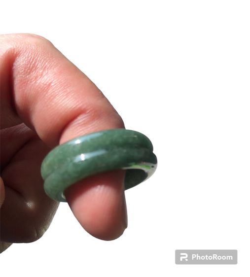 แหวนหยกพม่าแท้ เนื้อเขียวสวย ไซส์ 61(วงใน 19.5 มิลลิเมตร) รายละเอียดสินค้าด้านล่างค่ะ. รูปที่ 6