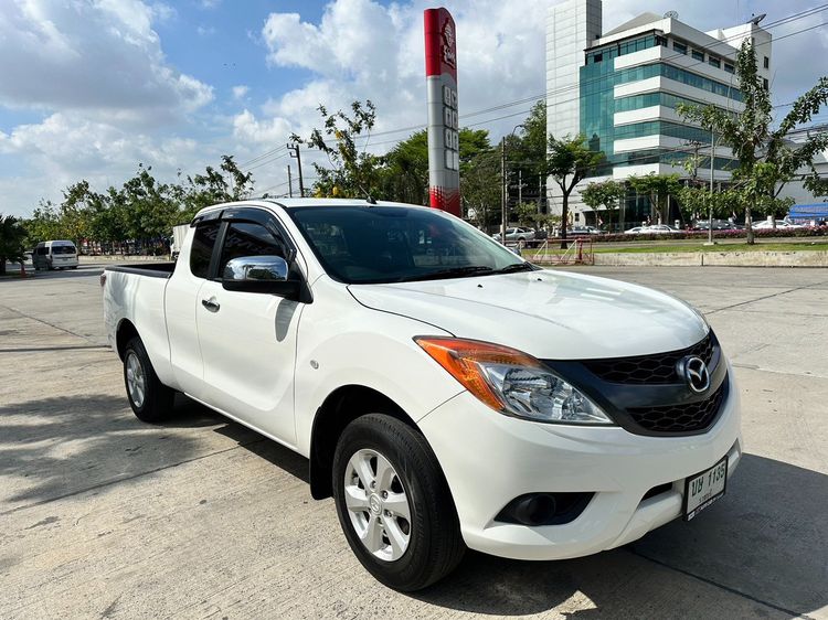 Mazda BT-50 2015 2.5 V Pickup ดีเซล ไม่ติดแก๊ส เกียร์ธรรมดา ขาว รูปที่ 2