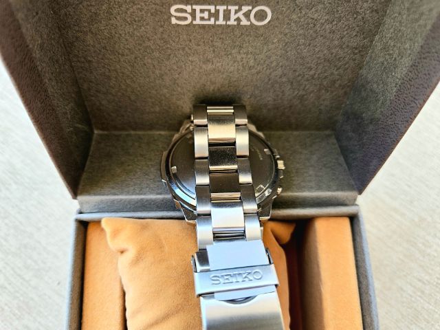 Seiko Chronograph 50M
 รูปที่ 10