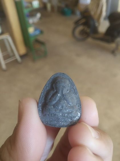 พระเนื้อผงผสมว่านพิมพ์เล็ก(พระปิดตาพิมพ์เล็ก(เนื้อออกเทาเล็กน้อย)(ไม่ทราบพระเกจิที่สร้าง))พระบ้านพระเครื่องรางของมงคล รูปที่ 2