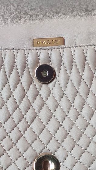 กระเป๋าหนัง BALLY Quilted Chain Shoulder Bag Leather Beige  รูปที่ 5