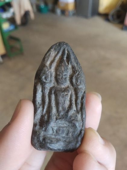 พระเนื้อดินผสมผงพิมพ์ใหญ่(พระขุนแผนไข่ผ่าซีกเนื้อออกดำ(ไม่ทราบพระเกจิที่สร้าง)070204)พระบ้านพระเครื่องรางของมงคลพระบ้านพระเครื่องรางของมงคล รูปที่ 4