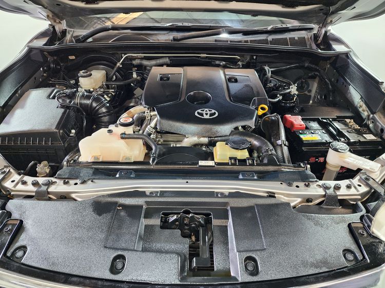 Toyota Hilux Revo 2018 2.8 G 4WD Pickup ดีเซล ไม่ติดแก๊ส เกียร์ธรรมดา บรอนซ์เงิน รูปที่ 3