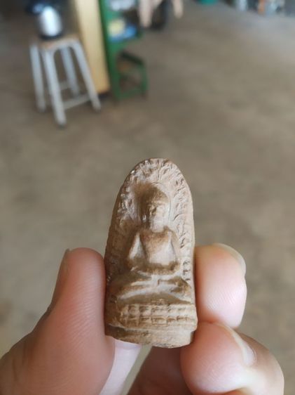 พระเนื้อดินพิมพ์กลาง(พระลือหน้ายักษ์หลังเรียบ(ไม่ทราบพระเกจิที่สร้าง)(ไม่ทราบที่มา))พระบ้านพระเครื่องรางของมงคล รูปที่ 4