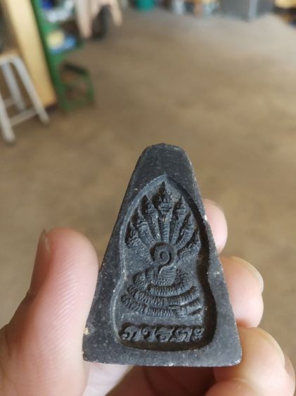 พระเนื้อผงผสมดินไพรดำและว่าน(พระพิมพ์นางพญา(พระฤาษีภารตะ)(รุ่นเปิดโลก)หลังพญานาคราชเจ็ดเศียร(ปี2549))พระบ้านพระเครื่องรางของมงคล รูปที่ 8