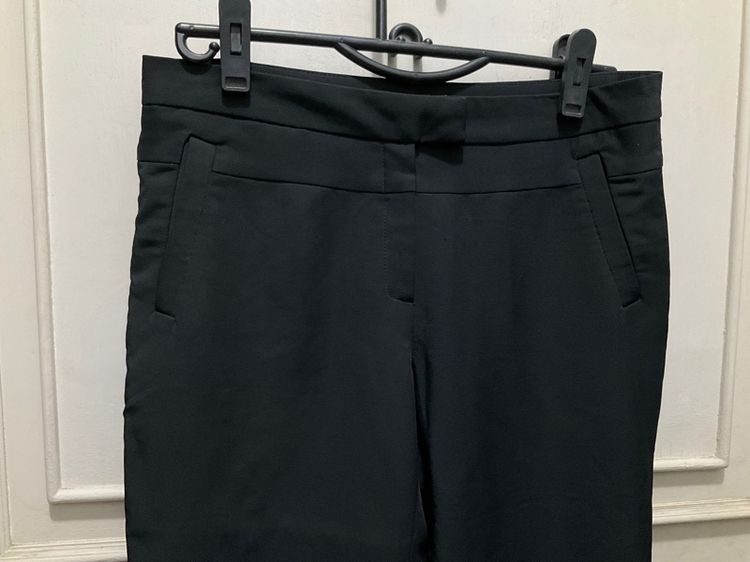 กางเกงขาสามส่วน สีดำ มีกระหน้า ผ้าดีมาก เอว 32 สะโพก 41 ยาว 28 ปลายขากว้าง 18 นิ้ว 100 บาท รูปที่ 2