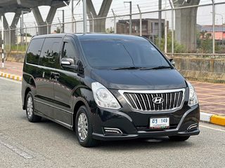 HYUNDAI H-1 2.5  Deluxe ปี2017 สีดำ รถบ้านแท้ สภาพดี หาที่ไหนไม่ได้แล้ว ไมล์น้อย 45,xxxkm.