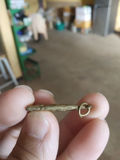 พระเนื้อทองเหลืองพิมพ์สามเหลี่ยม(เหรียญพระพุทธโกศัย(วัดพระบาทมิ่งเมือง)(พระคู่บ้านคู่เมือง)(จังหวัดแพร่))พระบ้านพระเครื่องรางของมงคล รูปที่ 10