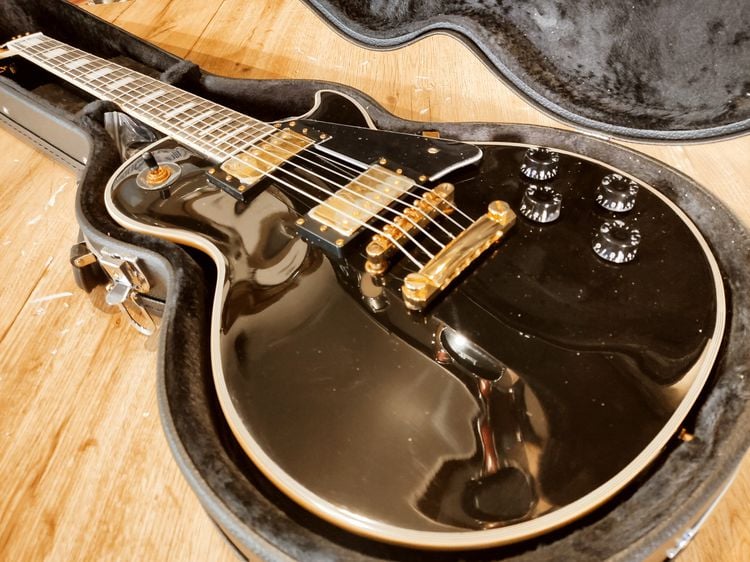 กีต้าร์ไฟฟ้า Gibson LP สีดำ พร้อมกล่อง สภาพ 95เปอร์เซ็นต์ ราคา 9,800บาท รูปที่ 4