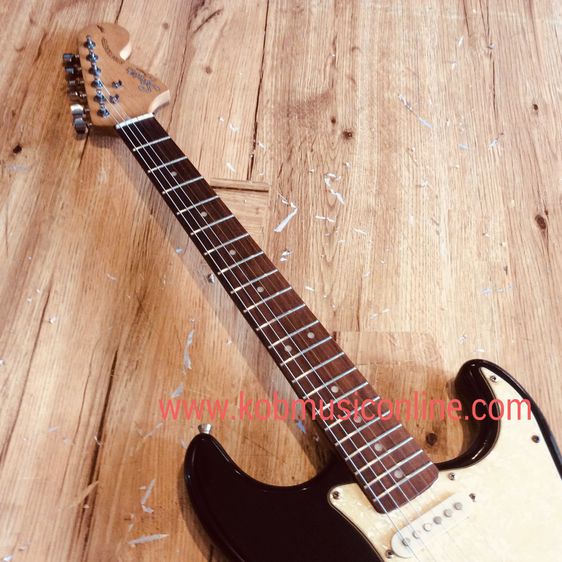 กีต้าร์ไฟฟ้า Squier รุ่น Stratocaster Standart Series สีดำ มือสอง ราคา 7,800 บาท รูปที่ 3