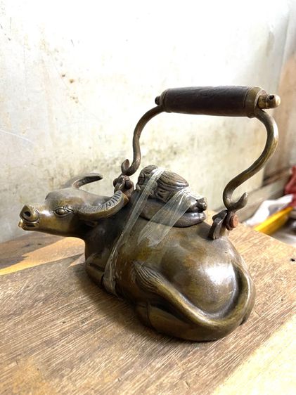 กาน้ำชา เด็กนอนบนหลังควายทองเหลือง รูปที่ 4