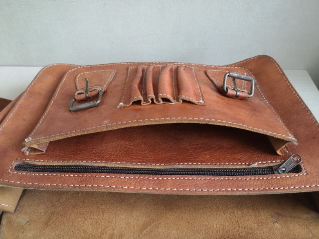 กระเป๋าหนัวแท้ฟอกฟาด สะพายข้าง แบรนด์นอก ดิบเซอร์ หนังหนาแน่นๆ รูปที่ 3