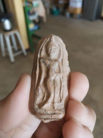 พระเนื้อดิน(พระปางลีลากำแพงทุ่งเศรษฐีเหรียญพระลีลากำแพงเขย่งไม่ทราบเกจิ(240201))พระบ้านพระเครื่องรางของมงคล รูปที่ 2