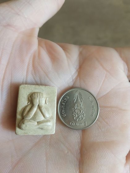 พระเนื้อผงผสมว่านพิมพ์เล็ก(พระผงพระปิดตาวัดตะโกสูง(เนื้อออกสีเหลืองอ่อนๆ)(จังหวัดนครปฐม))พระบ้านพระเครื่องรางของมงคล รูปที่ 8