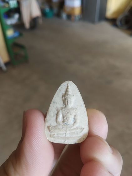 พระเนื้อผงผสมว่านรูปทรงกลีบบัว(พระพิมพ์พระแก้วมรกต(พระผงหยก)(วัดพระแก้ว)(จังหวัดเชียงรายปี2534))พระบ้านพระเครื่องรางของมงคล รูปที่ 4