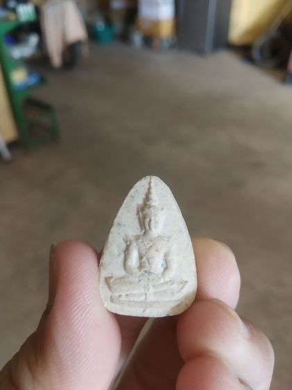 พระเนื้อผงผสมว่านรูปทรงกลีบบัว(พระพิมพ์พระแก้วมรกต(พระผงหยก)(วัดพระแก้ว)(จังหวัดเชียงรายปี2534))พระบ้านพระเครื่องรางของมงคล รูปที่ 3