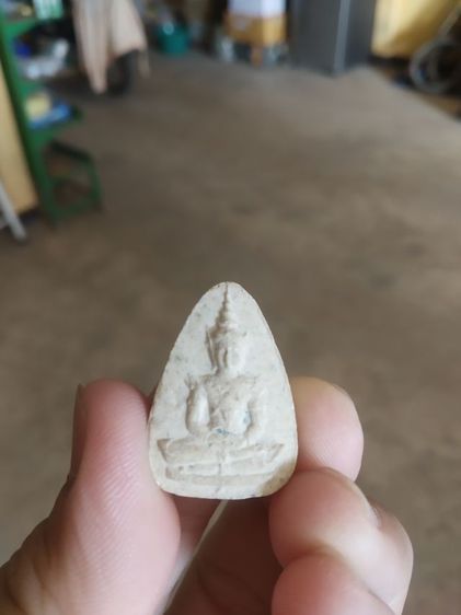 พระเนื้อผงผสมว่านรูปทรงกลีบบัว(พระพิมพ์พระแก้วมรกต(พระผงหยก)(วัดพระแก้ว)(จังหวัดเชียงรายปี2534))พระบ้านพระเครื่องรางของมงคล รูปที่ 2