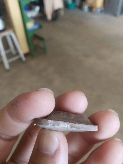 พระเนื้อดินผสมผงรูปทรงกลม(พระพิมพ์พระนางสำปะสิวหรือพระท่ามะปรางวัดสำปะซิว(รุ่นที่สาม)(จังหวัดสุพรรณบุรี))พระบ้านพระเครื่องรางของมงคล รูปที่ 13