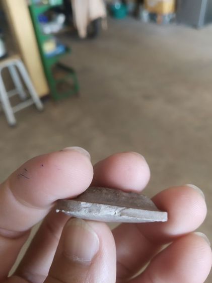 พระเนื้อดินผสมผงรูปทรงกลม(พระพิมพ์พระนางสำปะสิวหรือพระท่ามะปรางวัดสำปะซิว(รุ่นที่สาม)(จังหวัดสุพรรณบุรี))พระบ้านพระเครื่องรางของมงคล รูปที่ 10