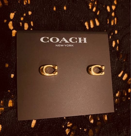 ต่างหู โลหะ Coach Signature C Stud EARRINGS  gold