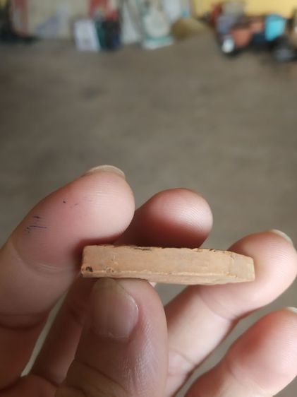 พระเนื้อดินผสมผง(พระพิมพ์พระพุทธชินราชหลัง(รอยพระพุทธบาท)(วัดบ้านถ้ำ)(จังหวัดกาญจนบุรี)(พิมพ์ห้าเหลี่ยม))พระบ้านพระเครื่องรางของมงคล รูปที่ 11