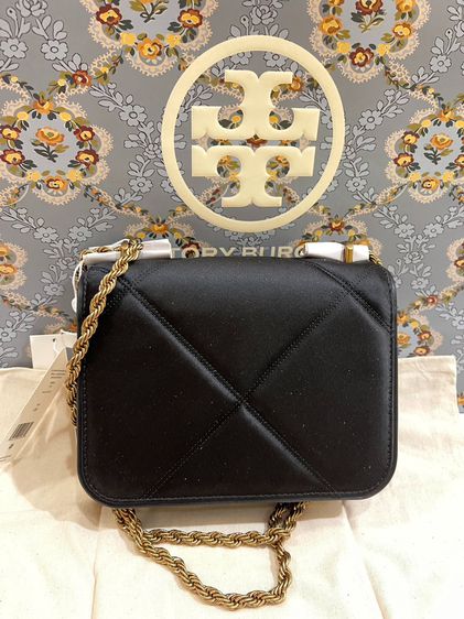 พร้อมส่ง 🔥SALE 15599🔥งาน Shop Tory Burch Eleanor Diamond Satin Small Convertible Shoulder Bag สีดำ โลโก้ประดับเม็ดคริสตัล ให้ความหรูหรา  รูปที่ 6