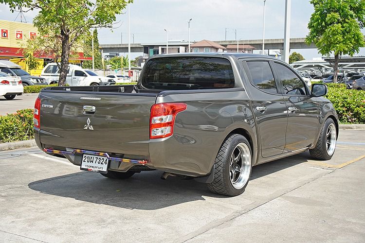Mitsubishi Triton 2015 2.4 GLX Pickup ดีเซล ไม่ติดแก๊ส เกียร์ธรรมดา น้ำตาล รูปที่ 3