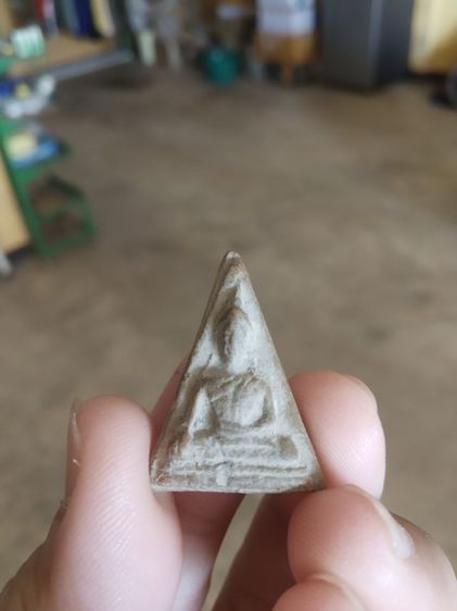 พระเนื้อดินผสมผงพิมพ์เล็ก(พระพิมพ์พระนางพญาหลังเรียบไม่ทราบเกจิที่สร้าง(240204))พระบ้านพระเครื่องรางของมงคล รูปที่ 2