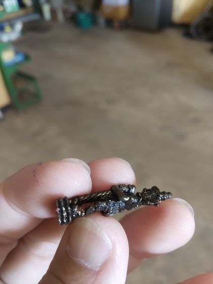 เครื่องรางของขลังเนื้อโลหะ(ท้าวเวสสุวรรณ(ไม่ทราบพระเกจิที่สร้างเป็นเนื้อโลหะ)มีลักษณะเนื้อออกสีดำ)เครื่องรางของมงคลเนื้อโลหะ รูปที่ 12