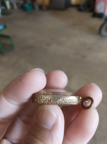 พระพิมพ์เล็กเนื้อกะไหล่ทอง(พระมหาเศรษฐีนวโกฏิไม่ทราบเกจิที่สร้าง(เนื้อโลหะไม่ทราบชนิด))พระบ้านพระเครื่องรางของมงคล รูปที่ 15