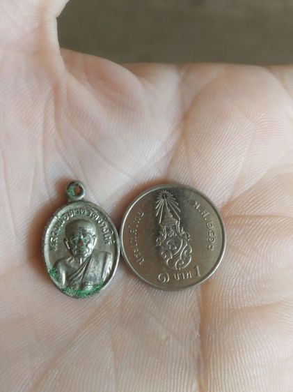 พระเหรียญเม็ดแตงเนื้อกะไหล่เงิน(พระหลวงปู่ทวด(วัดช้างให้)หลังเป็นพระหลวงปู่ทิม(ธัมมธโร)(จังหวัดปัตตานีปี2522))พระบ้านพระเครื่องรางของมงคล รูปที่ 8