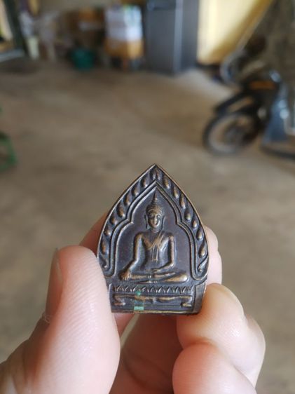 พระเหรียญเนื้อทองแดงพิมพ์กลีบบัว(เหรียญเจ้าสัว(หลังยันต์)(วัดหนองกลางด่าน)(จังหวัดราชบุรีปี2537))พระบ้านพระเครื่องรางของมงคล รูปที่ 2