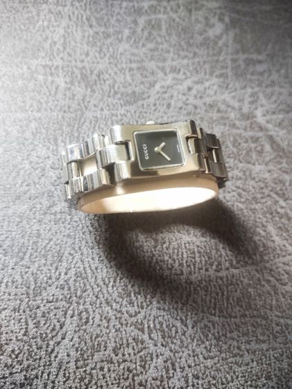 Gucci Lady's Watches
นาฬิกาข้อมือสุภาพสตรี แท้ 
รุ่น Gucci 2305 L Black Dial bracelet lady's Swiss watch
 รูปที่ 4