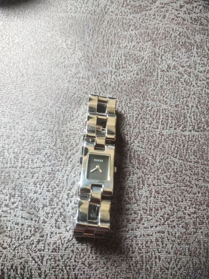 Gucci Lady's Watches
นาฬิกาข้อมือสุภาพสตรี แท้ 
รุ่น Gucci 2305 L Black Dial bracelet lady's Swiss watch
 รูปที่ 2