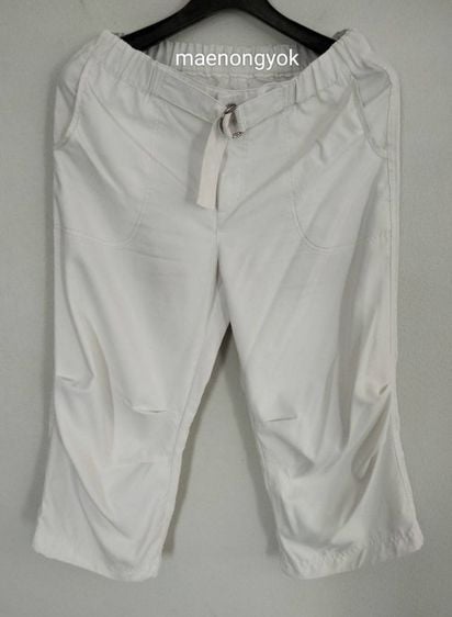 กางเกง uniqlo ขนาดM สีขาวเนื้อผ้าใส่สบายไม่บางมาก เอวปรับได้จากสายรัด
