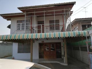 บ้านเดี่ยว 2 ชั้น 3 ห้องนอน 2 ห้องน้ำ เมืองราชบุรี ใกล้ตลาด โรงเรียน เดินทางสะดวก สำหรับให้เช่า